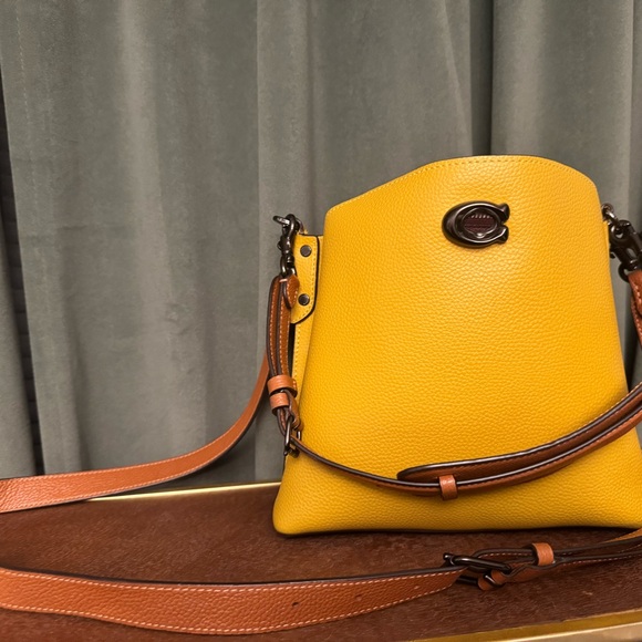 Coach Willow Bucket Bag - Picture 7 of 9